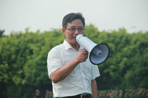 经贸学院院长杨友孝发表鼓舞人心的讲话